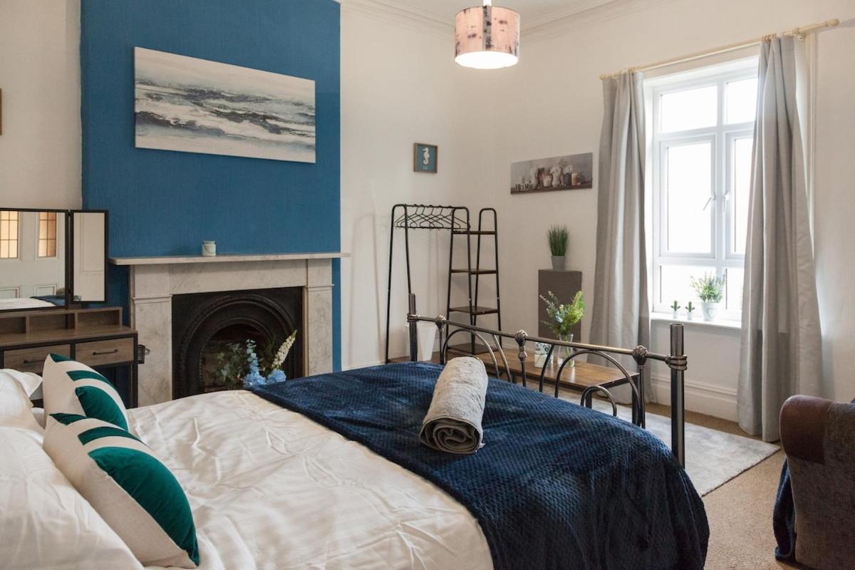 Victorian Elegance At Kingscliffe, Sleeps 17 Villa แมนเชสเตอร์ ภายนอก รูปภาพ