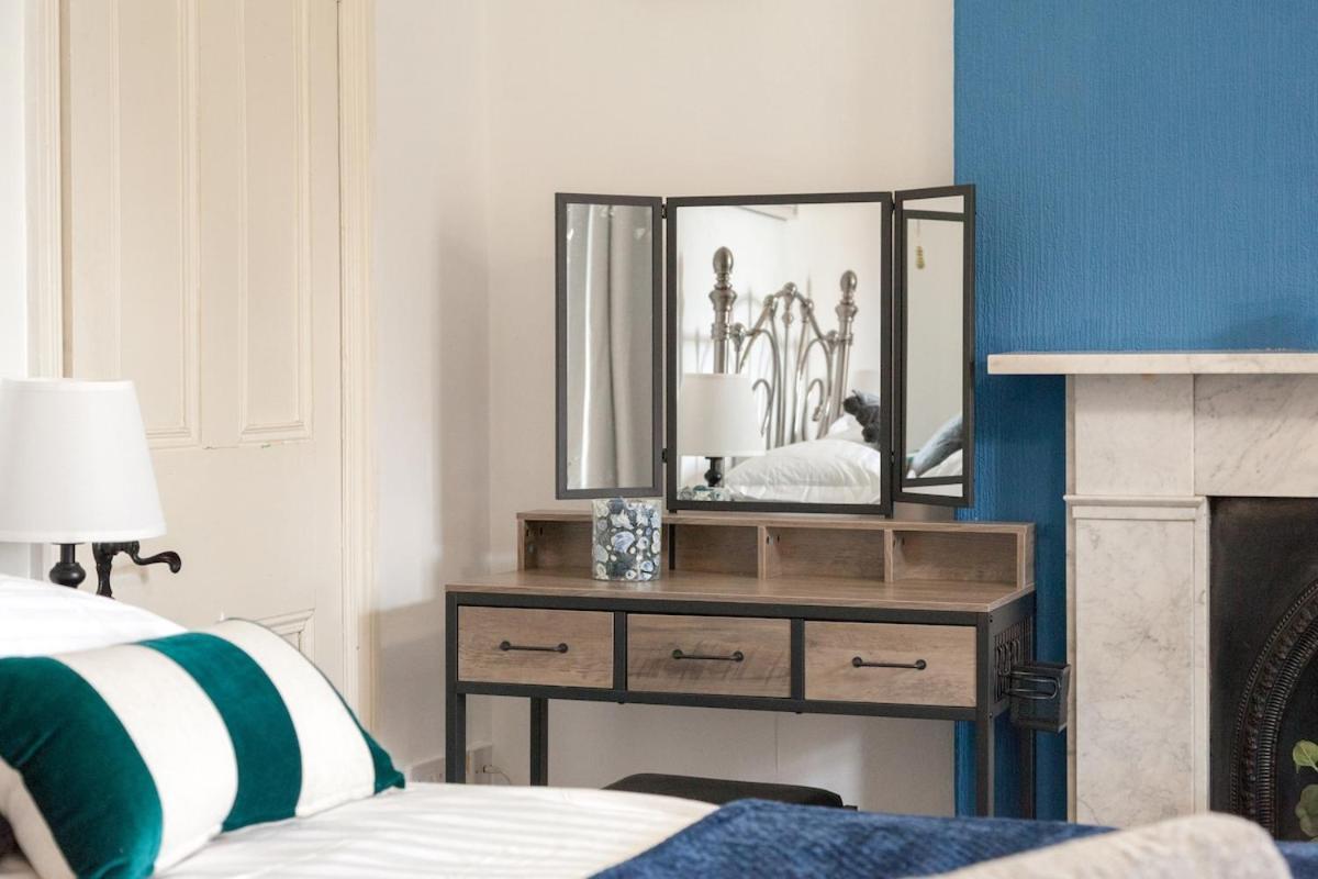 Victorian Elegance At Kingscliffe, Sleeps 17 Villa แมนเชสเตอร์ ภายนอก รูปภาพ